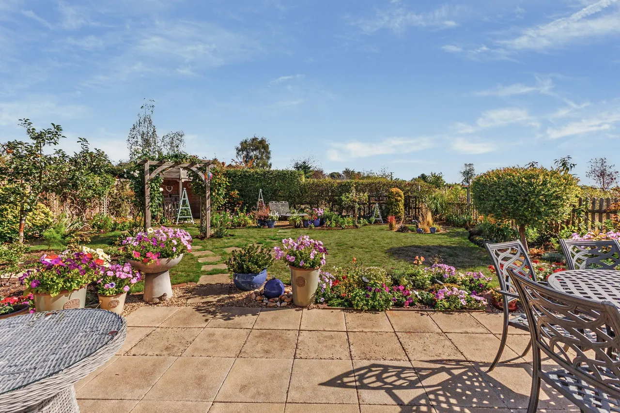 Llewellyn Close, Fladbury, WR10, photo 12