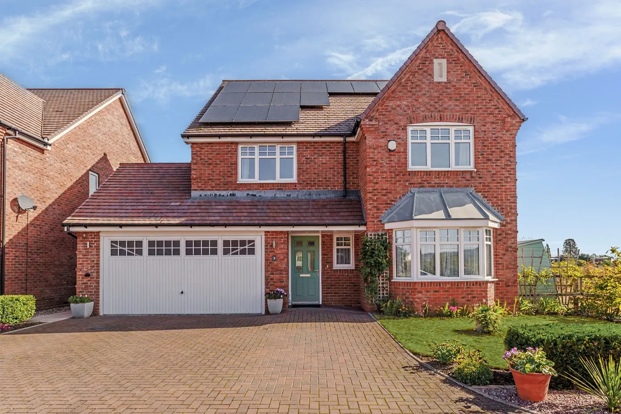 4 bed house for sale — Llewellyn Close, Fladbury, WR10