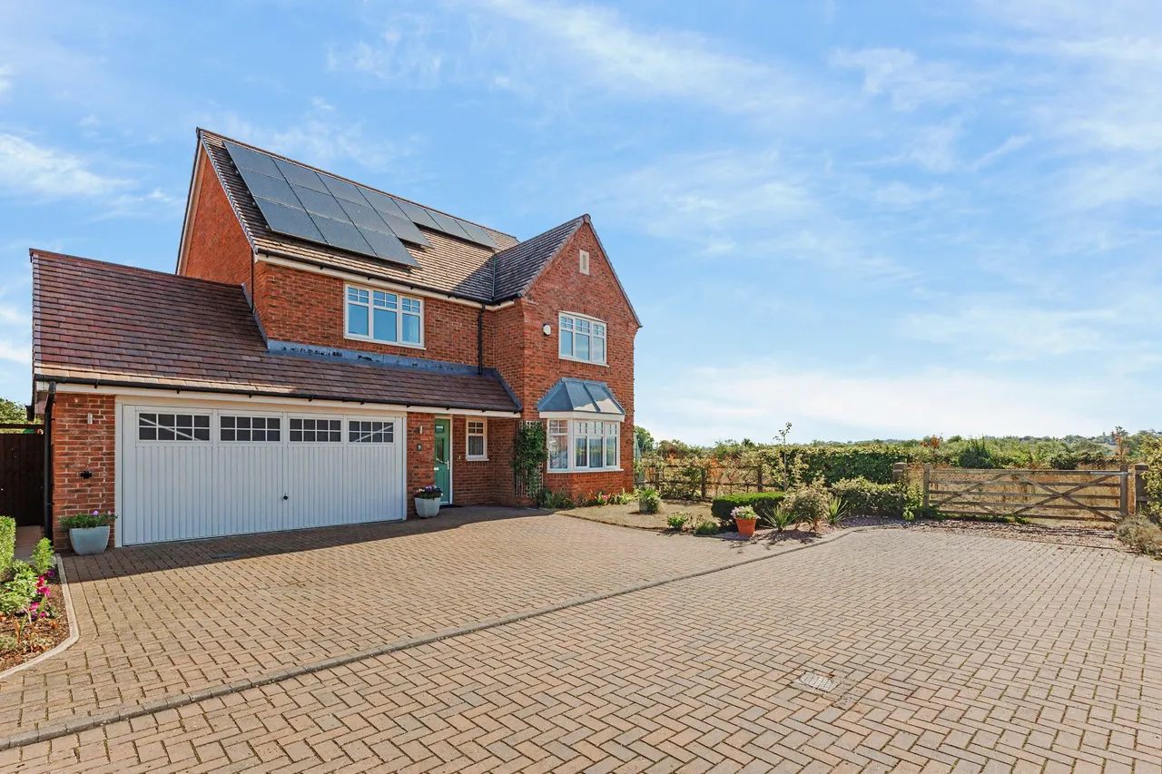 Llewellyn Close, Fladbury, WR10, photo 15