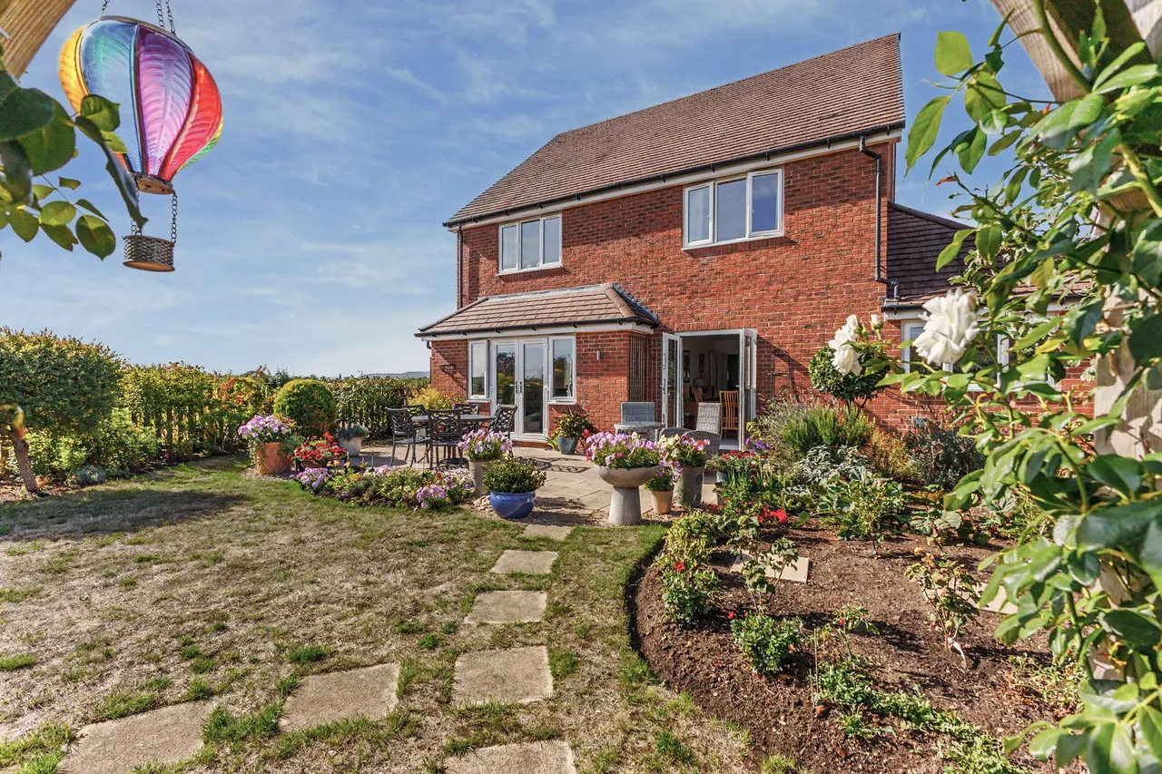Llewellyn Close, Fladbury, WR10, photo 11