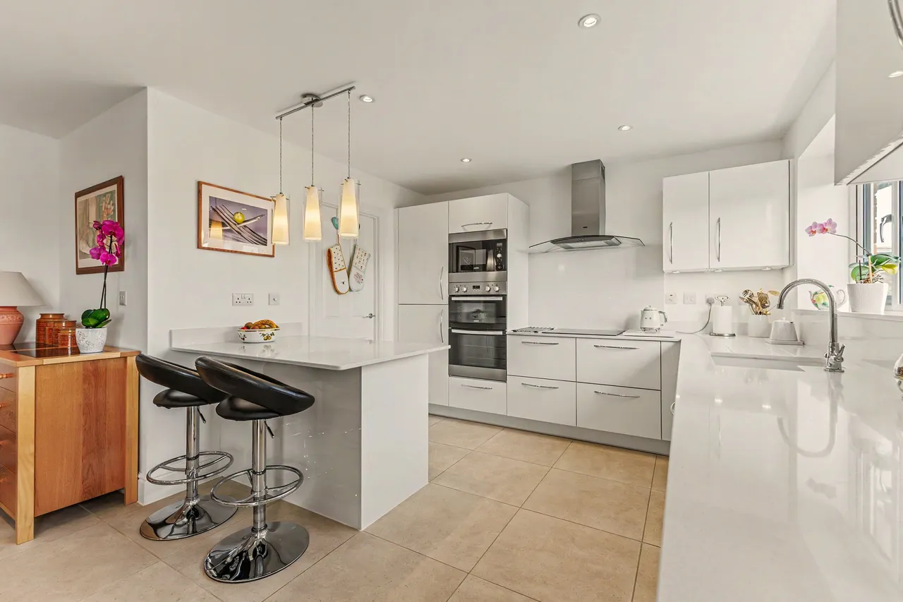 Llewellyn Close, Fladbury, WR10, photo 18