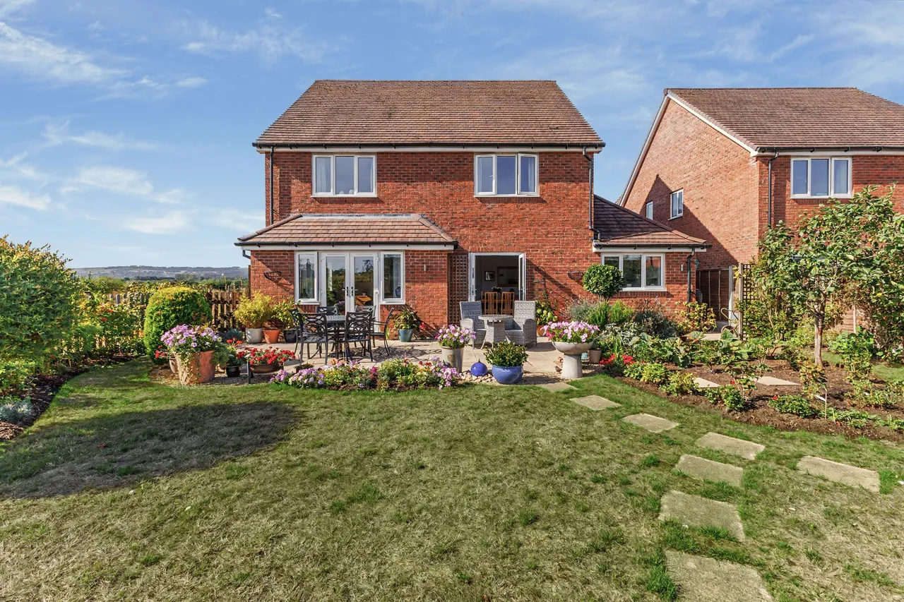 Llewellyn Close, Fladbury, WR10, photo 10