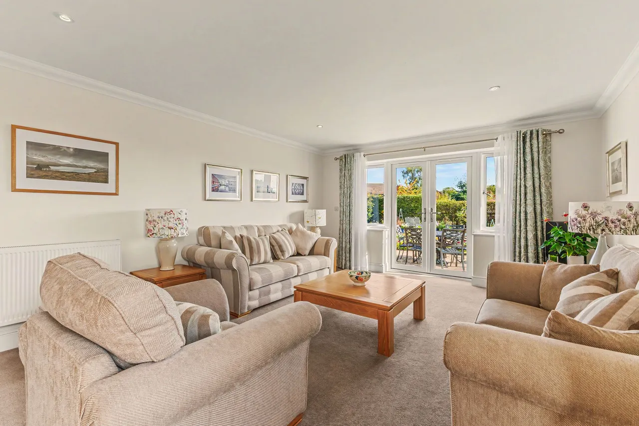 Llewellyn Close, Fladbury, WR10, photo 17