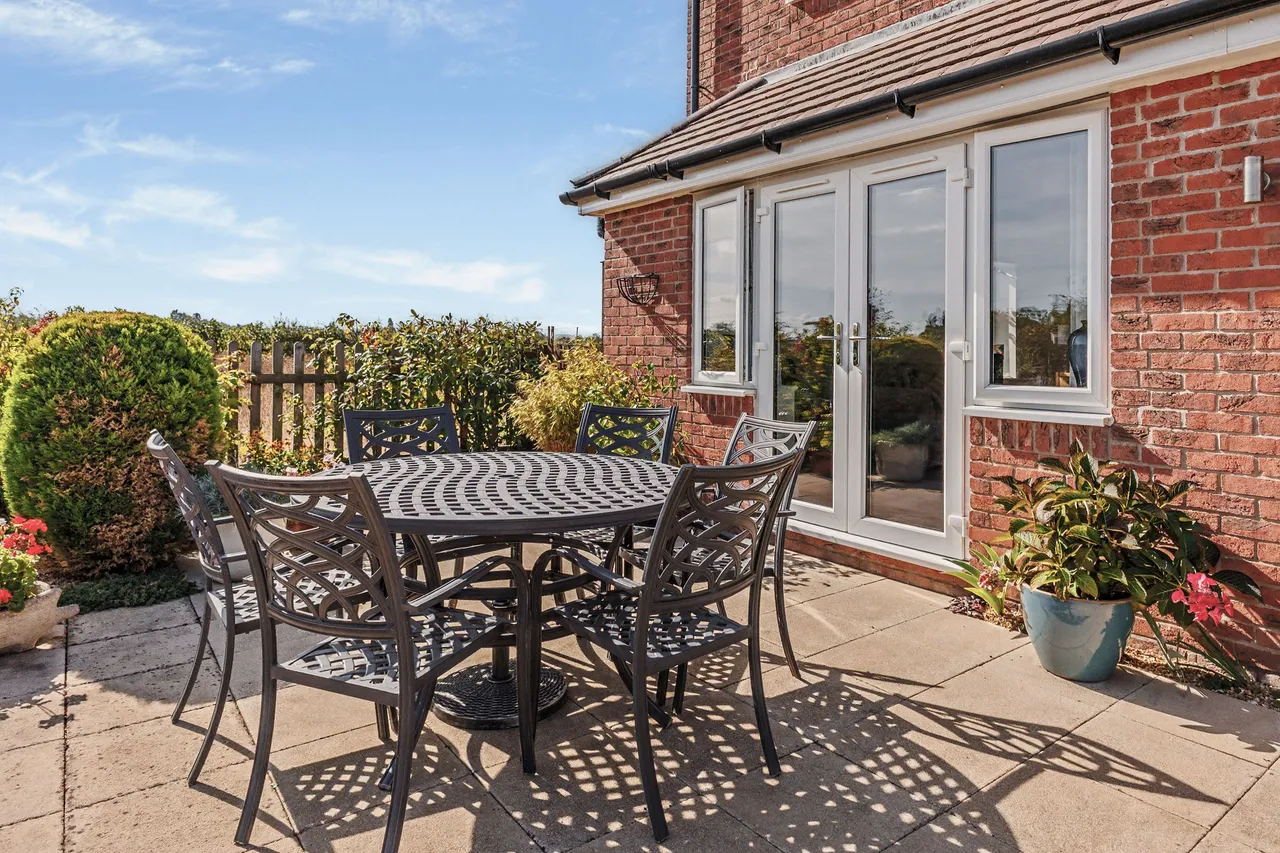 Llewellyn Close, Fladbury, WR10, photo 13