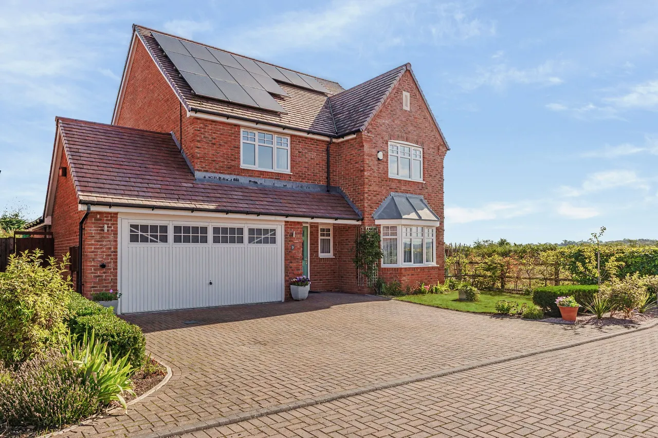 Llewellyn Close, Fladbury, WR10, photo 16