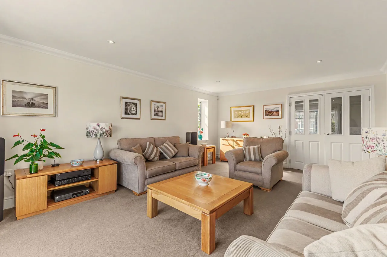 Llewellyn Close, Fladbury, WR10, photo 2