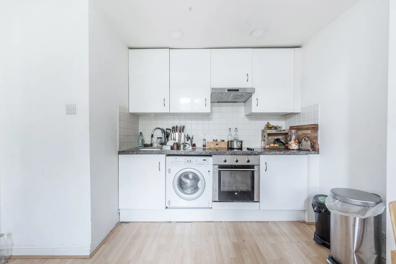 Flat 4, 41-43 Eardley Crescent, London, photo 5
