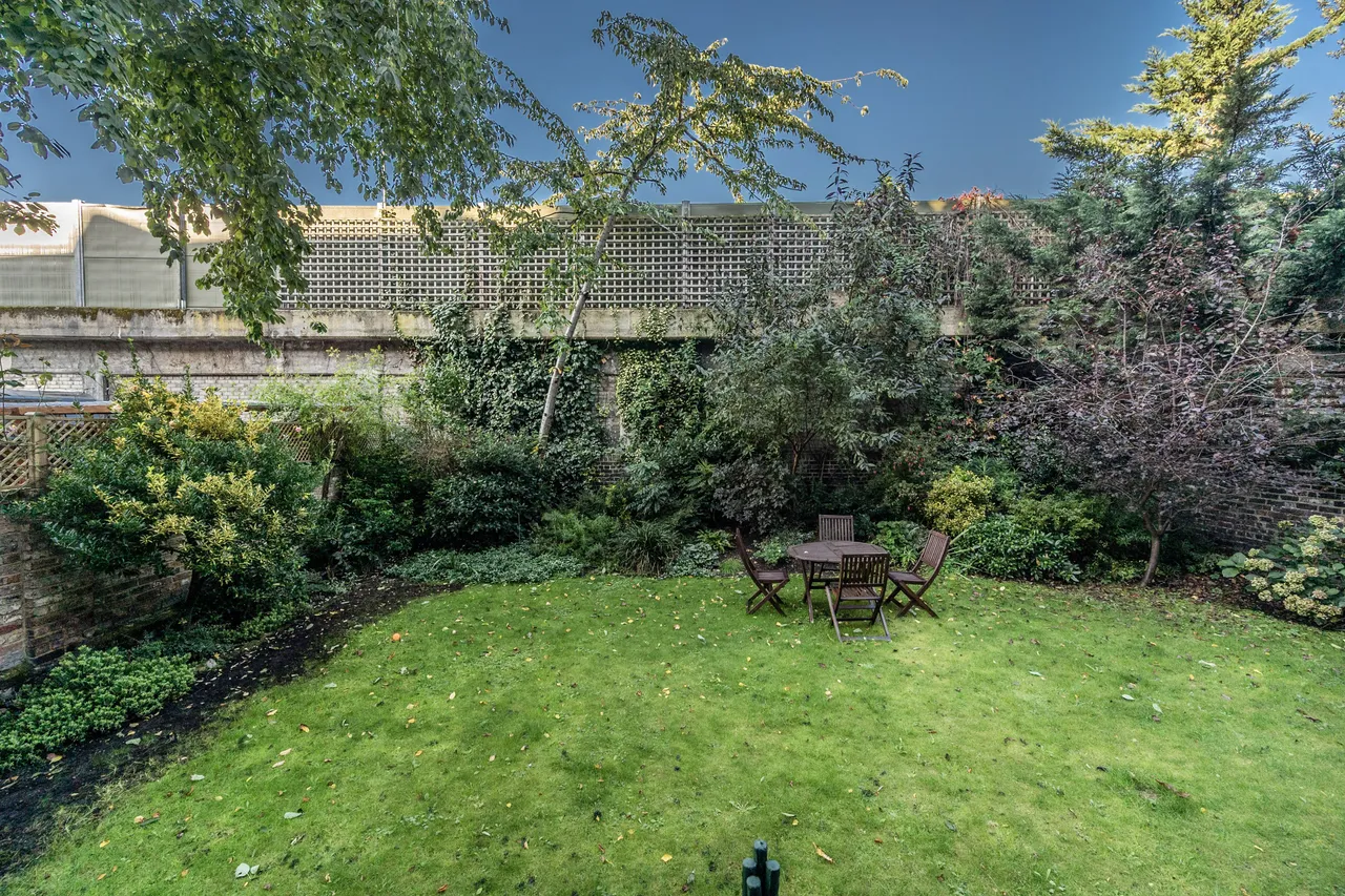 Flat 4, 41-43 Eardley Crescent, London, photo 7