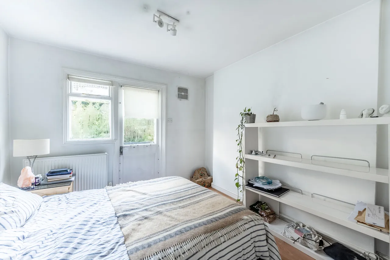 Flat 4, 41-43 Eardley Crescent, London, photo 2
