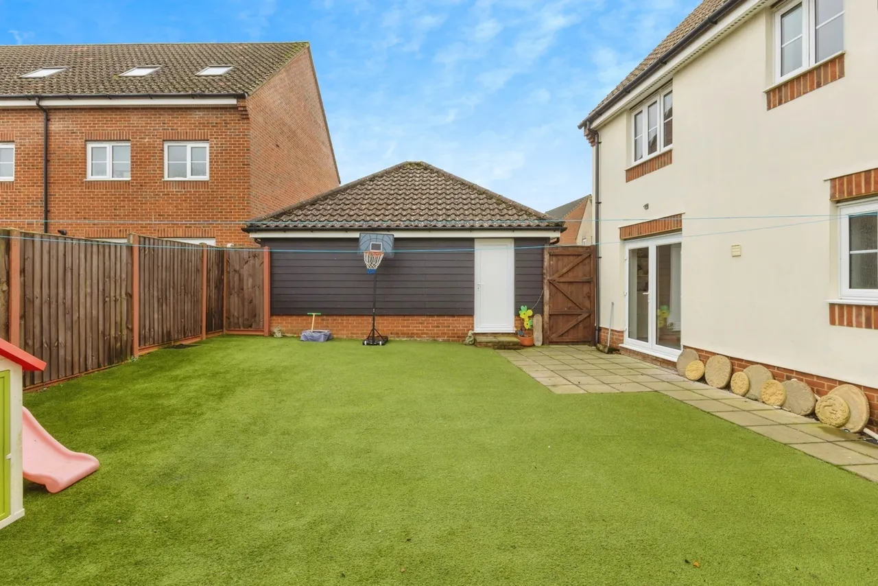 Stirling Road, Carbrooke, Thetford, Norfolk, IP25, photo 23