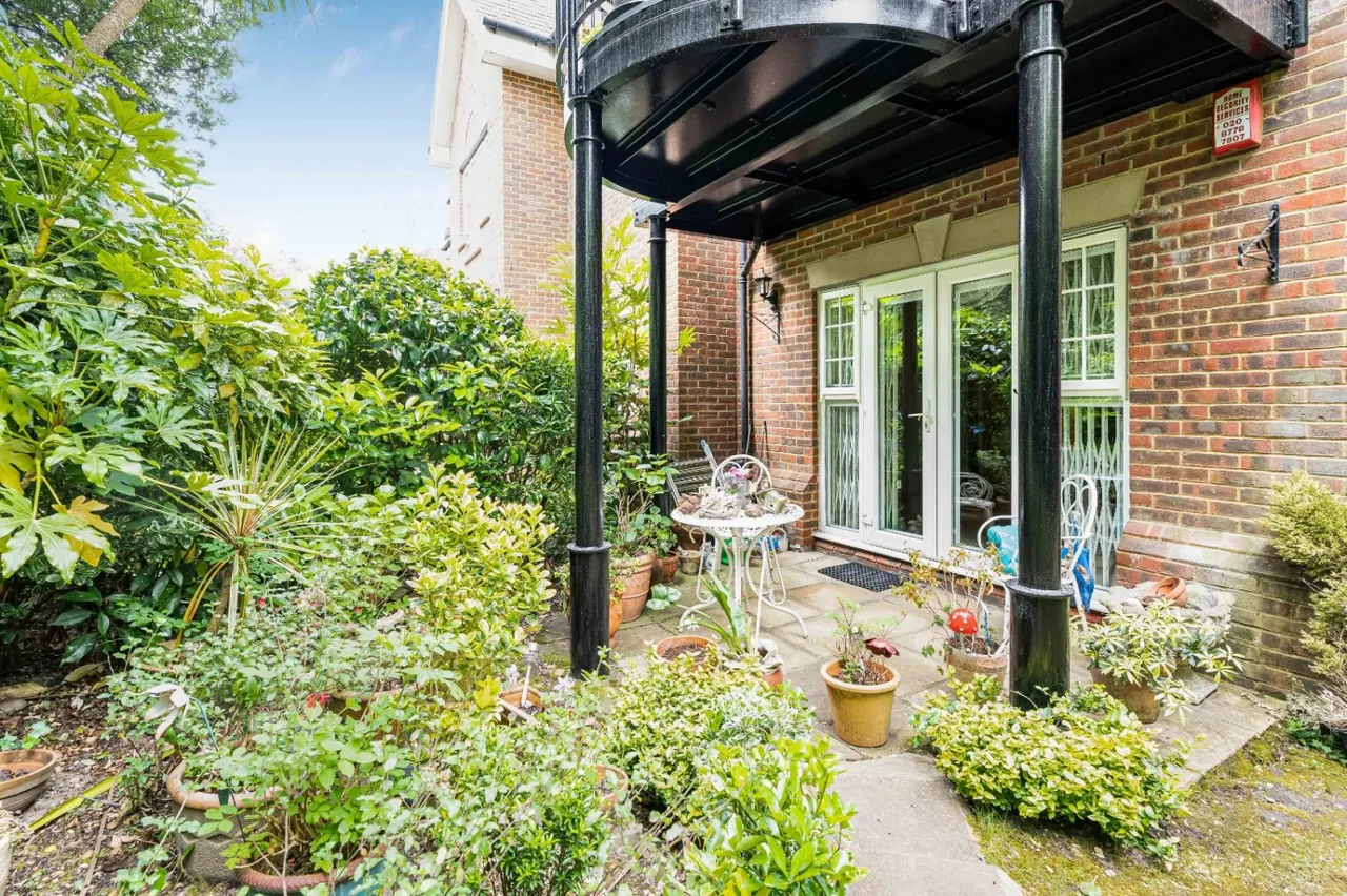 Uxbridge Road, Stanmore, HA7, photo 18