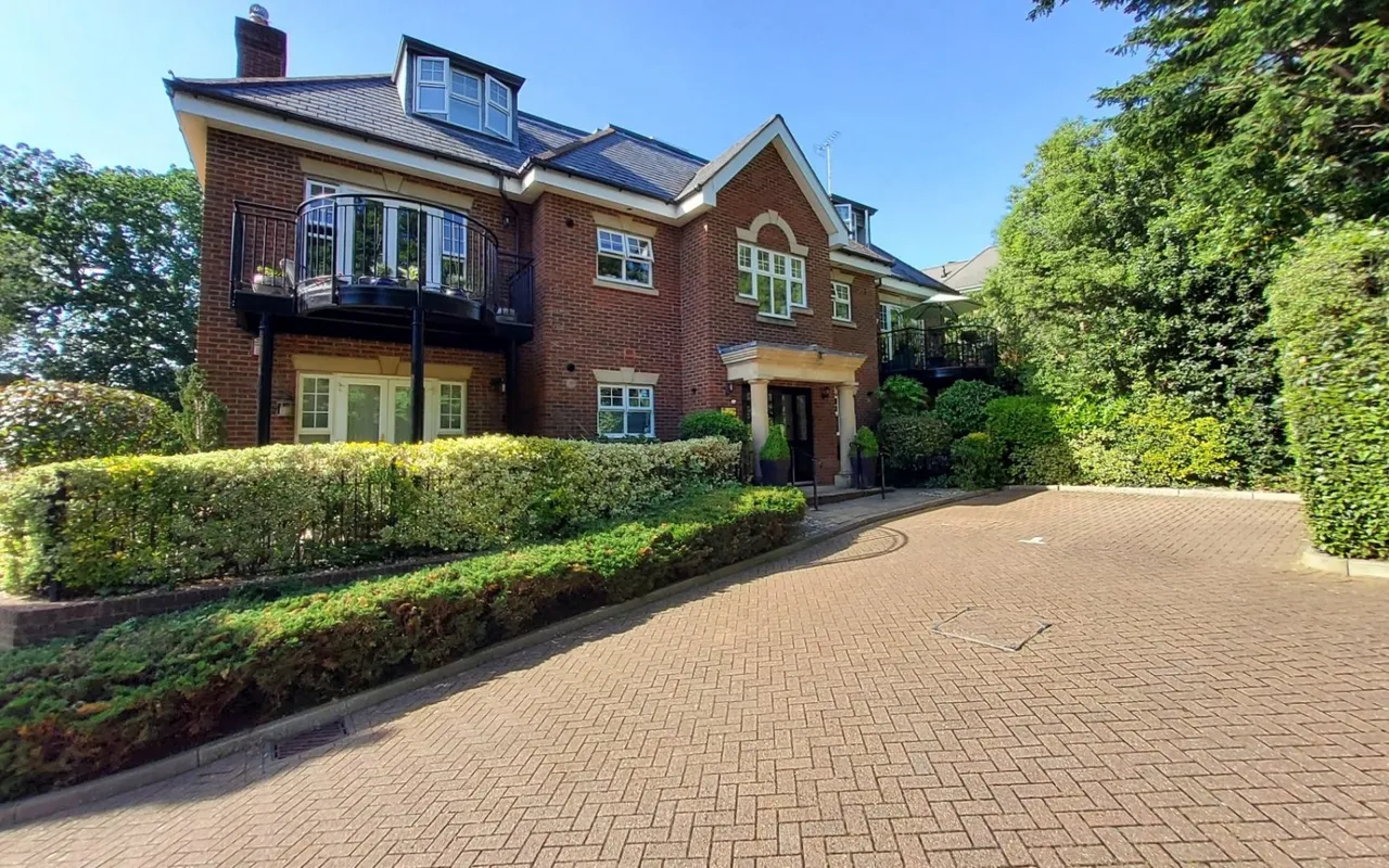2 bed flat for sale, Uxbridge Road, Stanmore, HA7
