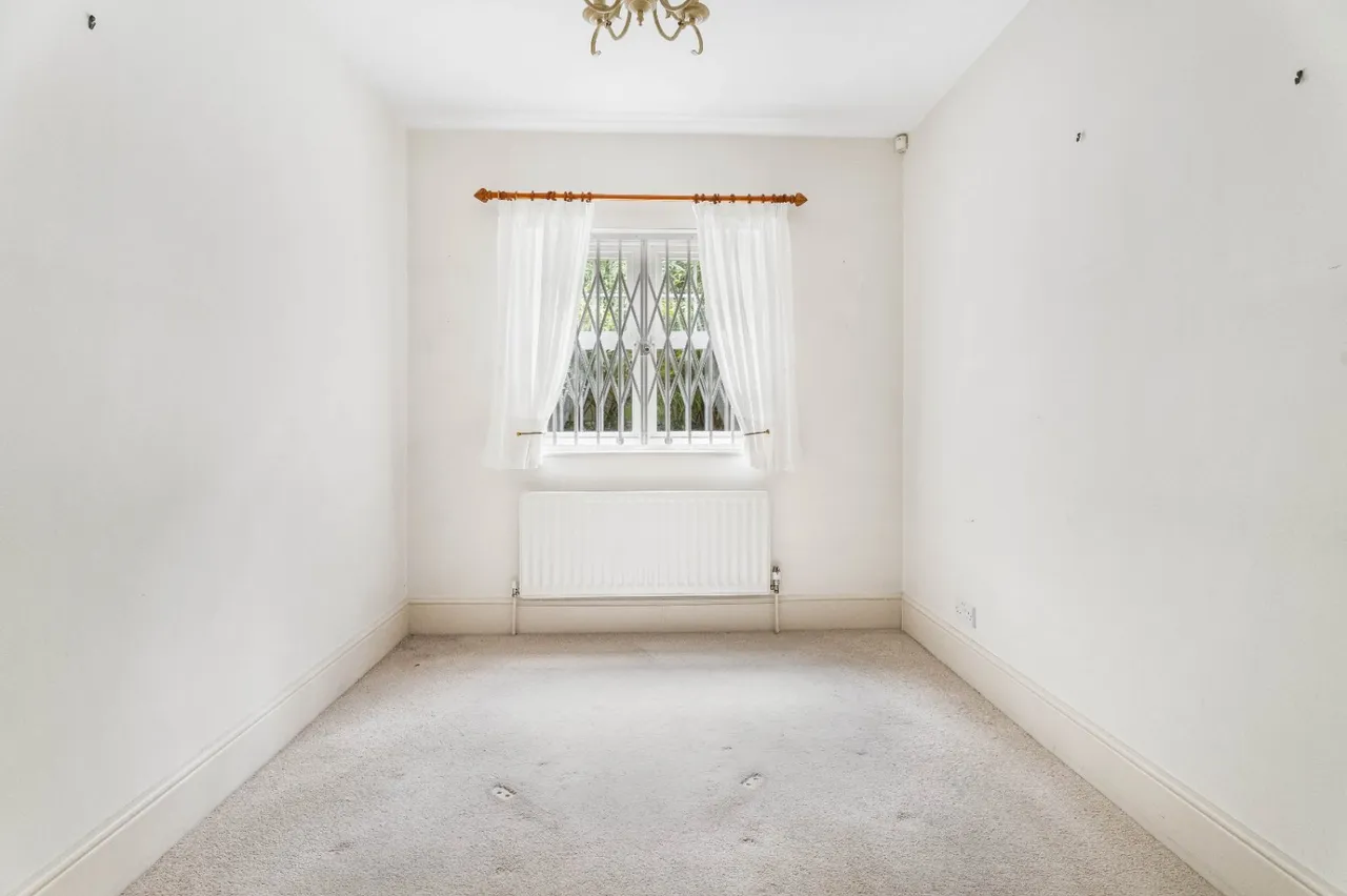 Uxbridge Road, Stanmore, HA7, photo 15