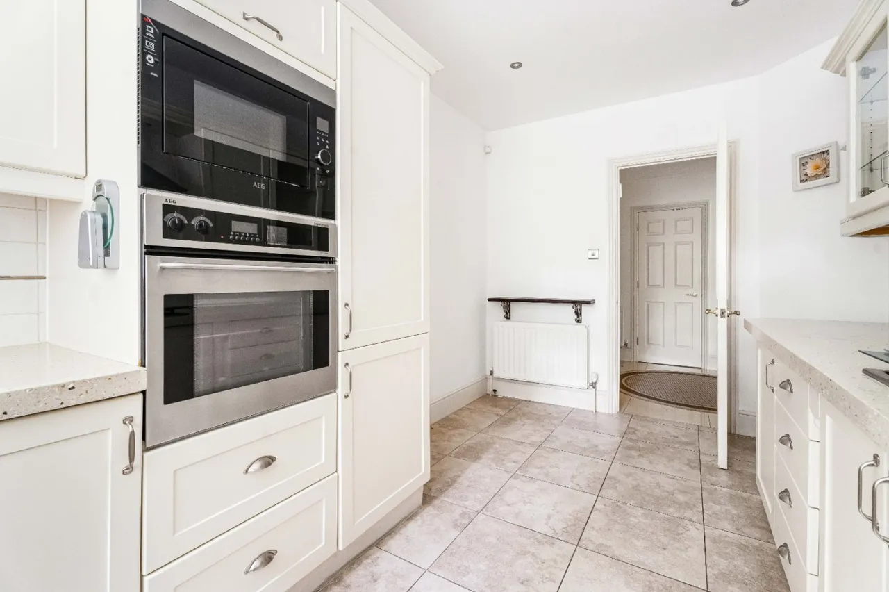 Uxbridge Road, Stanmore, HA7, photo 6