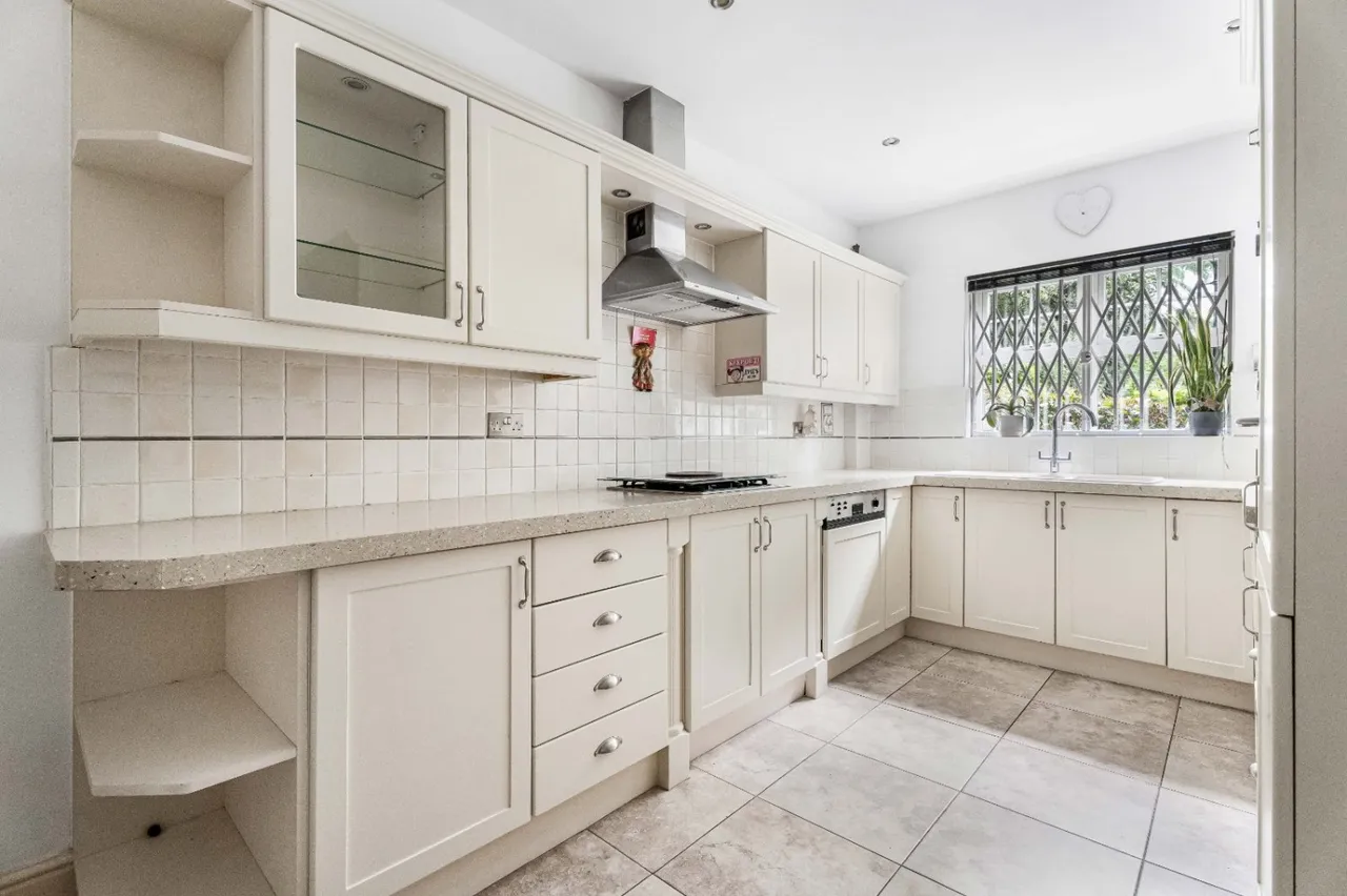 Uxbridge Road, Stanmore, HA7, photo 5