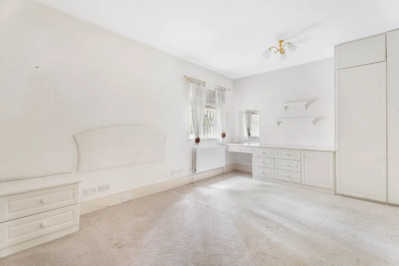 Uxbridge Road, Stanmore, HA7, photo 11
