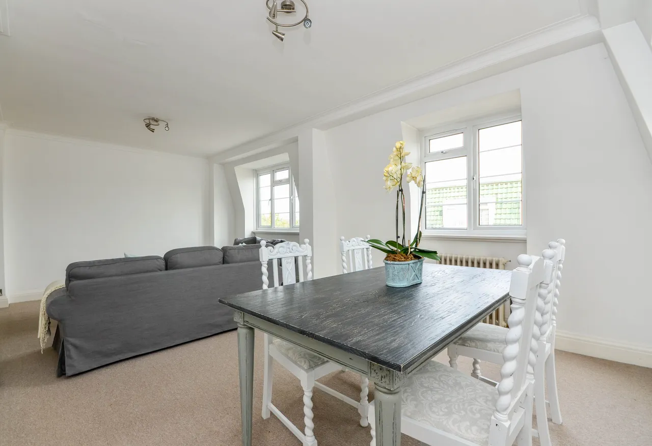 26 Marlborough Court, Pembroke Road, London, photo 5