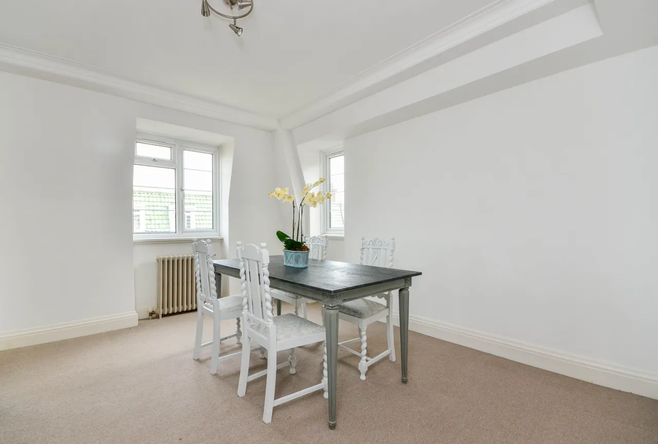 26 Marlborough Court, Pembroke Road, London, photo 4