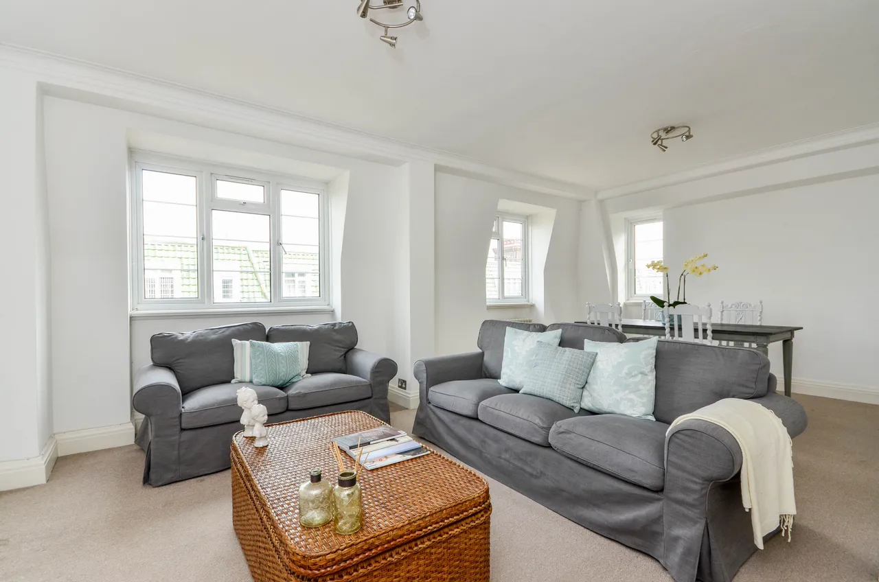 3 bed flat for sale — 26 Marlborough Court, Pembroke Road, London