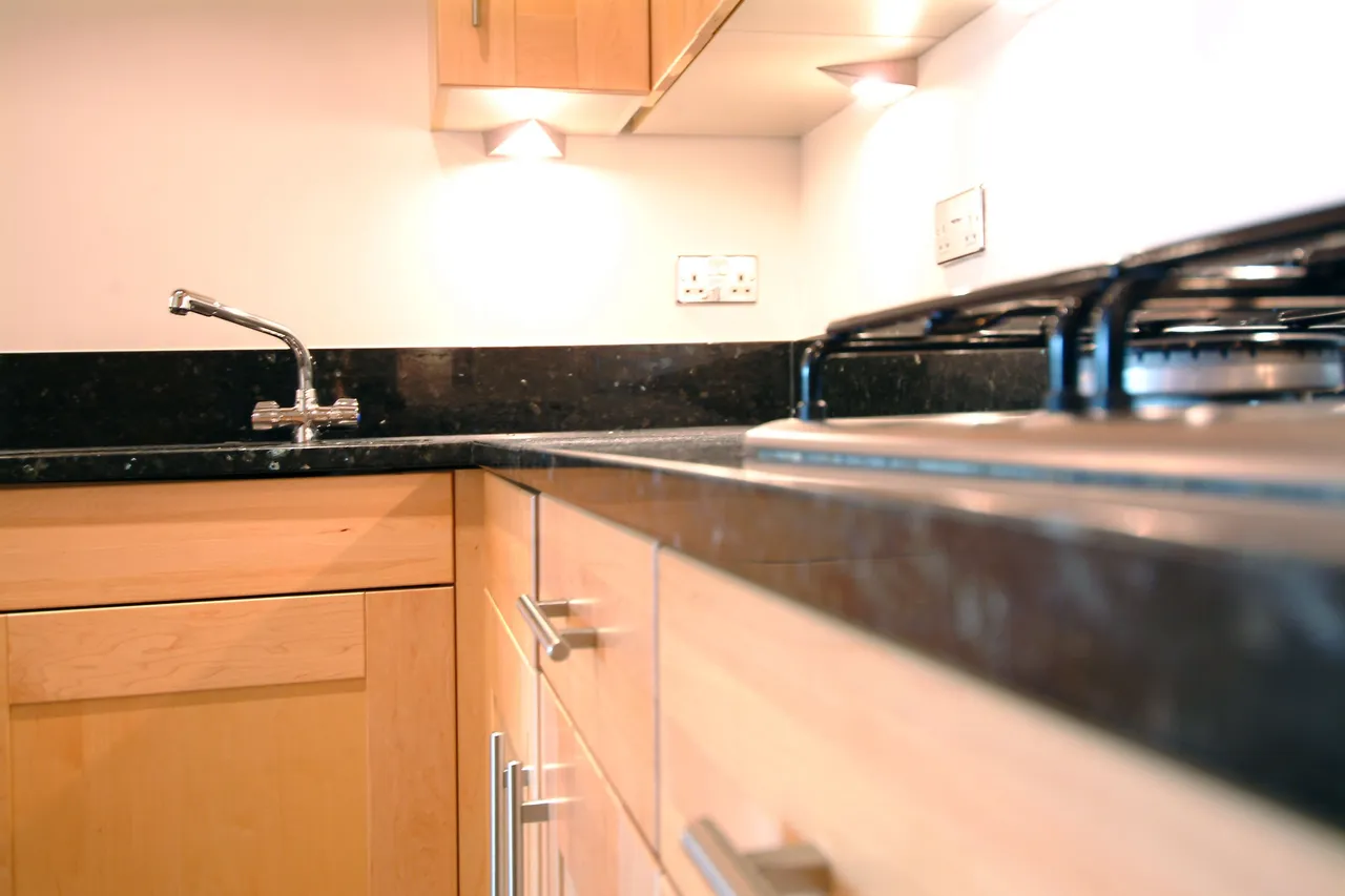 150 Warren House, Beckford Close, London, photo 7