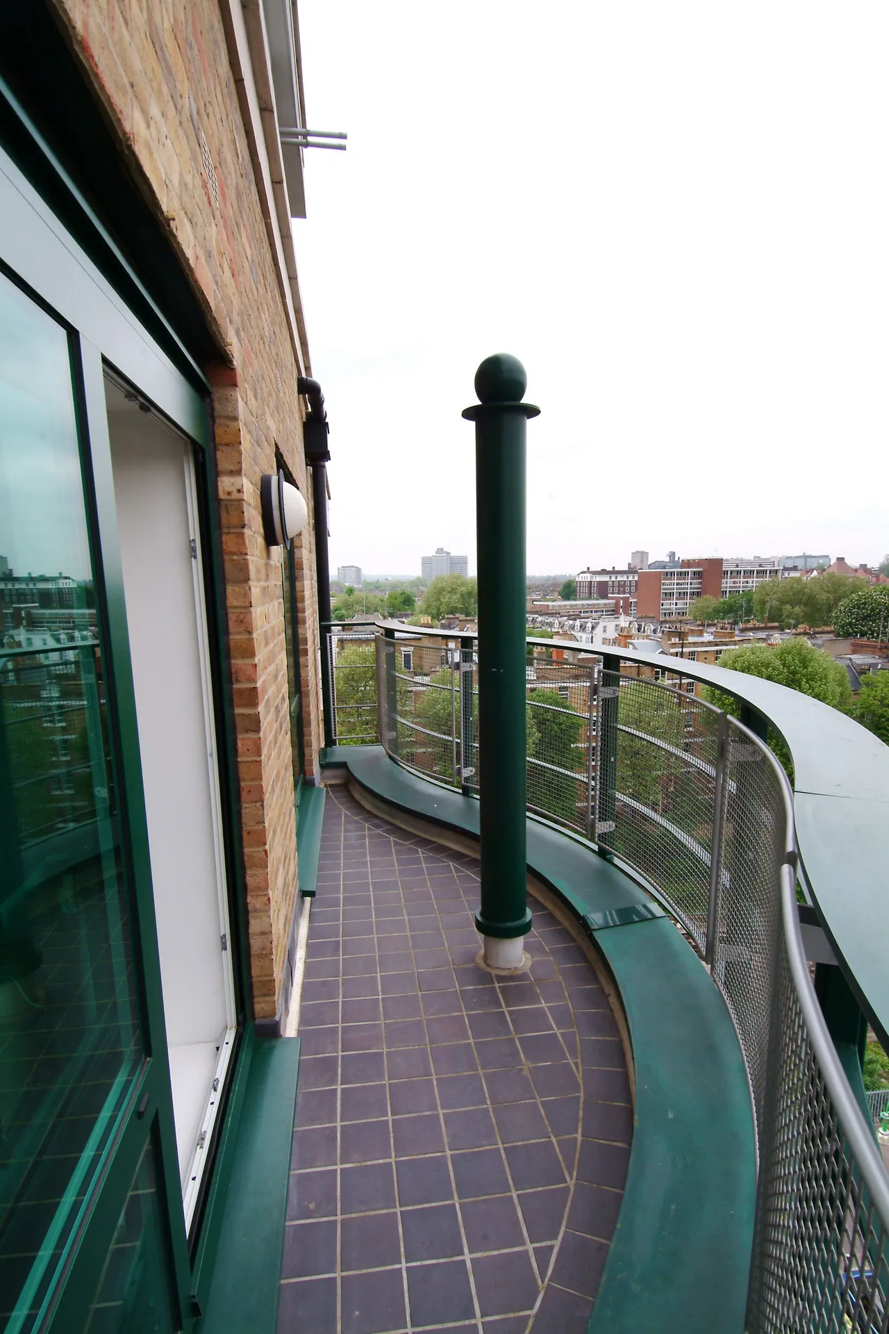 150 Warren House, Beckford Close, London, photo 11