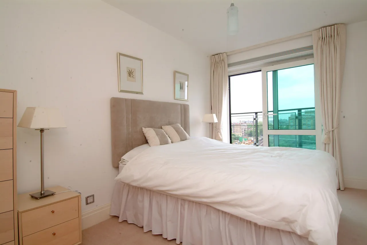 150 Warren House, Beckford Close, London, photo 10
