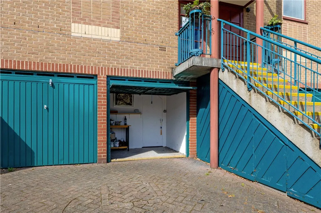 Bridgeport Place, London, E1W, photo 15