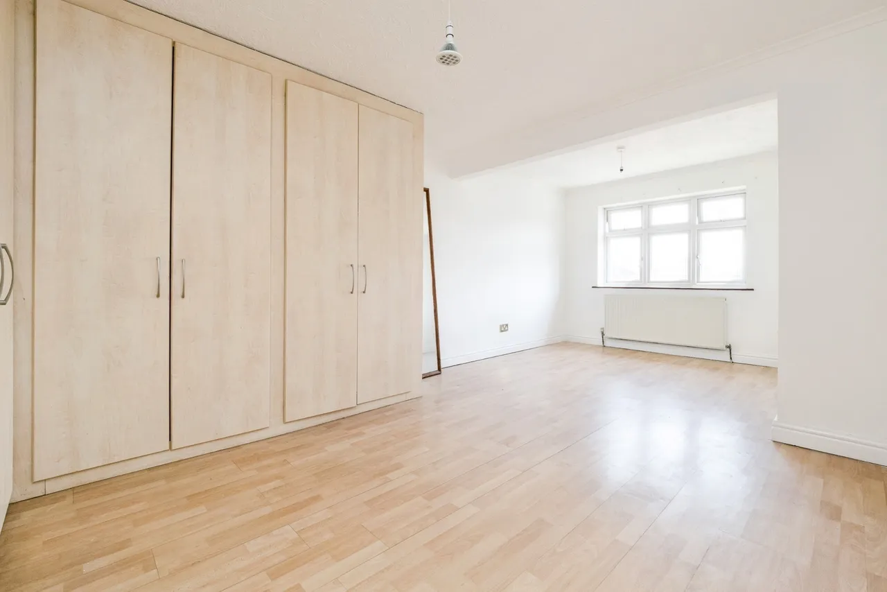 Abbey Wood Lane, Rainham, RM13, photo 17