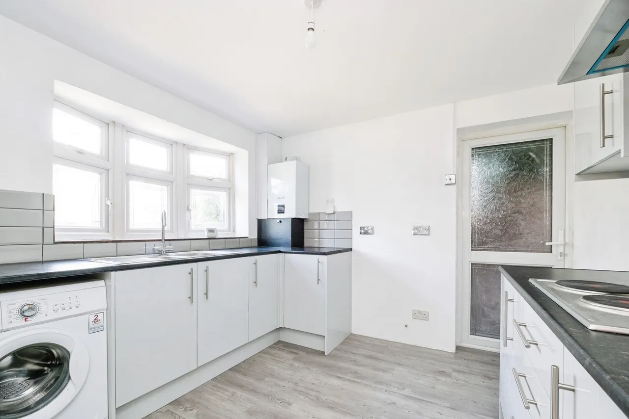 Abbey Wood Lane, Rainham, RM13, photo 10