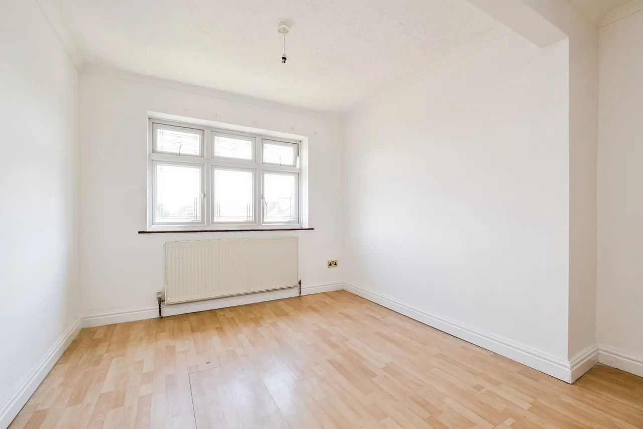 Abbey Wood Lane, Rainham, RM13, photo 12