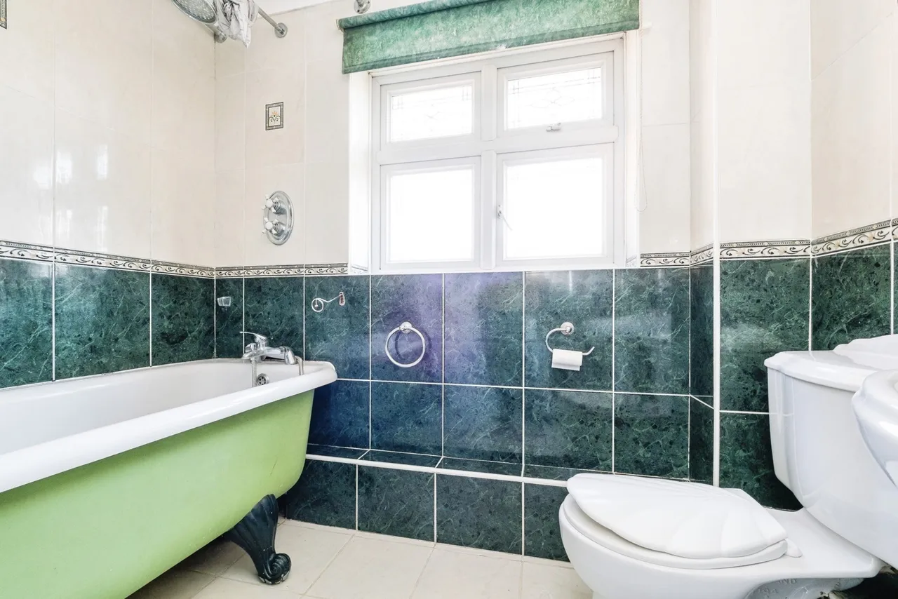 Abbey Wood Lane, Rainham, RM13, photo 14