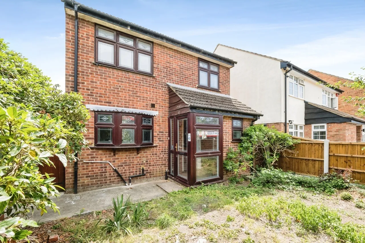 3 bed house for sale — Abbey Wood Lane, Rainham, RM13