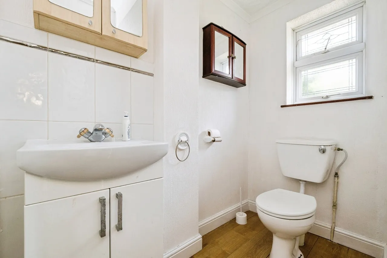 Abbey Wood Lane, Rainham, RM13, photo 6