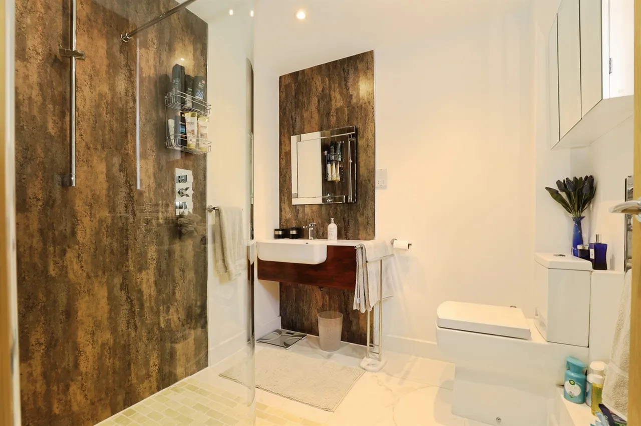 Victoria Road, Peterborough, PE8, photo 13