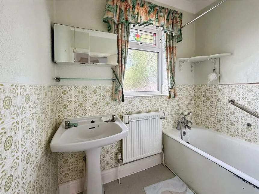 Clovelly Road, Edenthorpe, South Yorkshire, DN3, photo 8