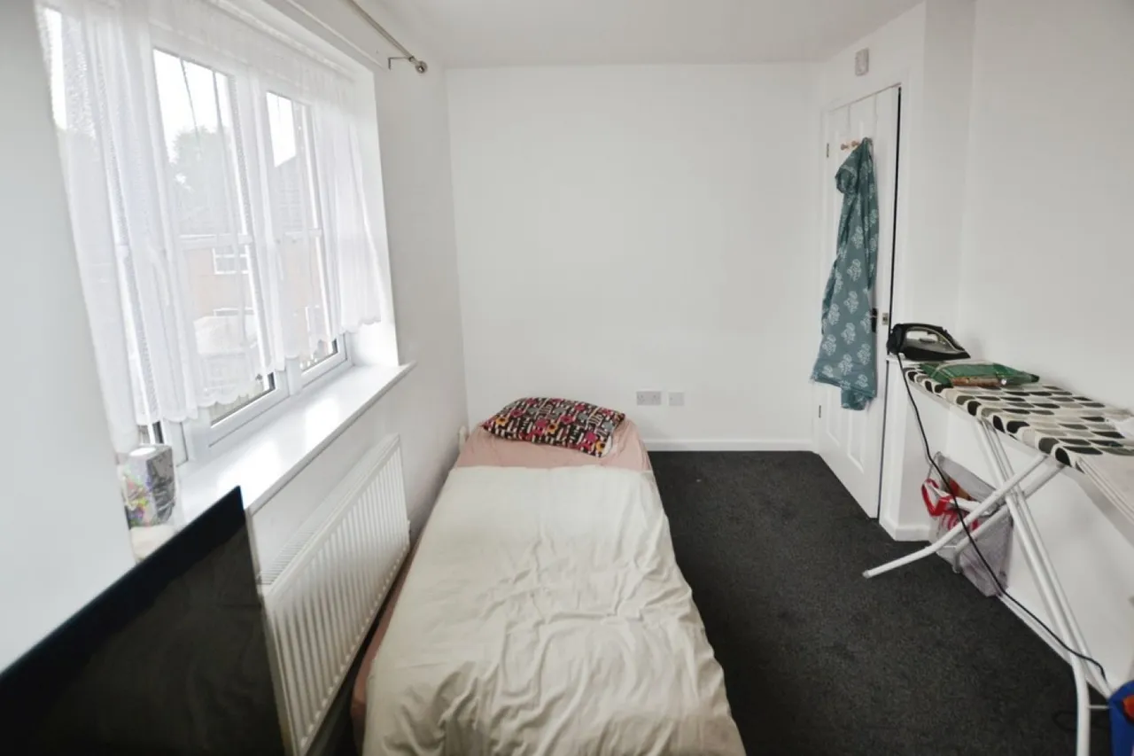 Coltsfoot Road, Hamilton, Leicester, photo 10