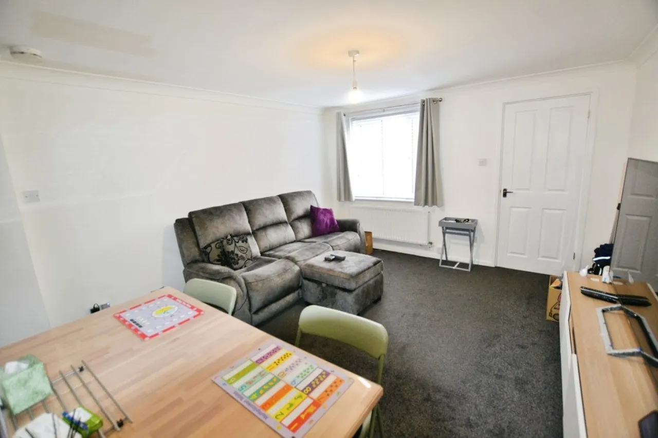 Coltsfoot Road, Hamilton, Leicester, photo 4
