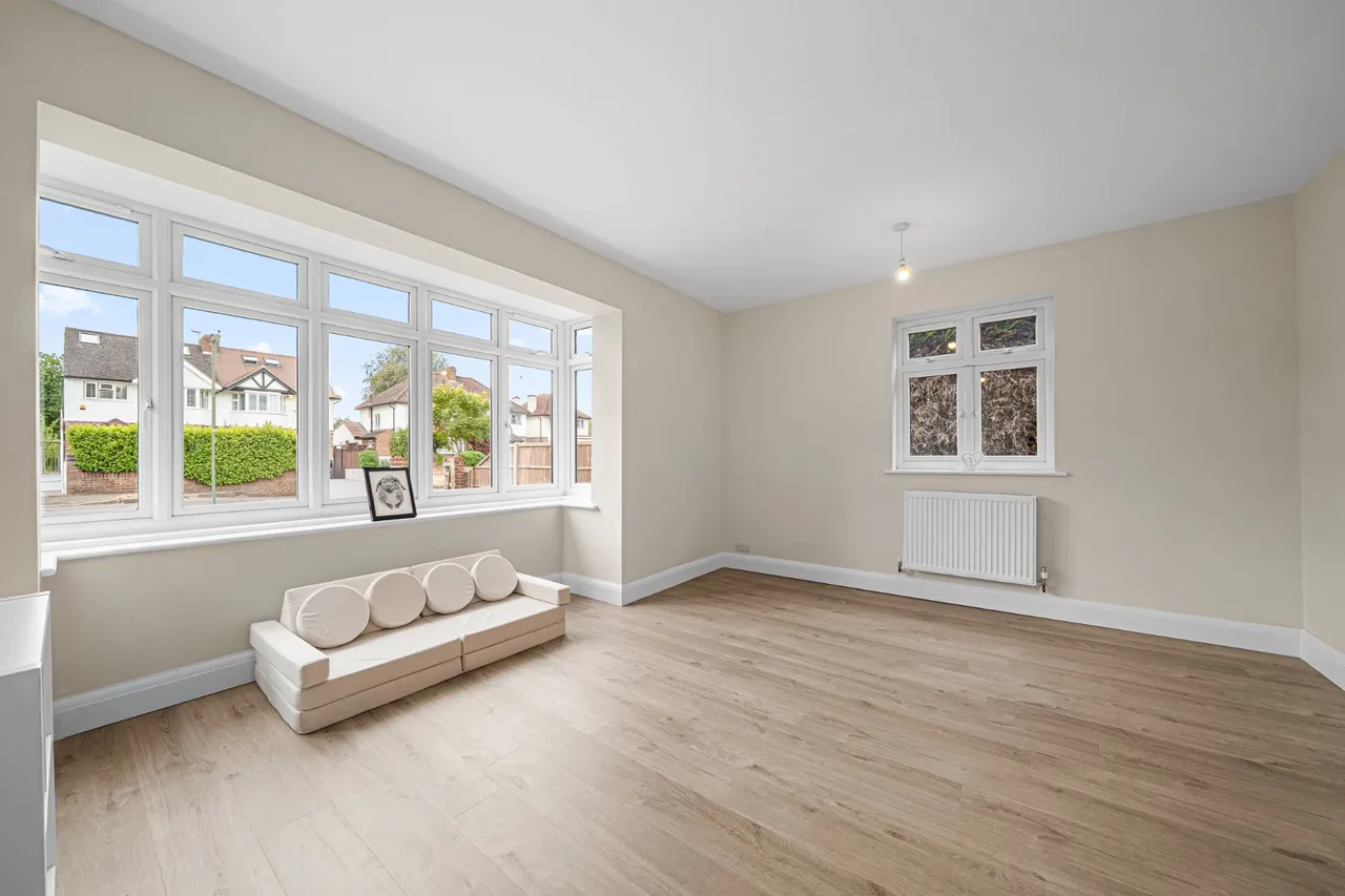 Mayfield Avenue, New Haw, KT15, photo 21