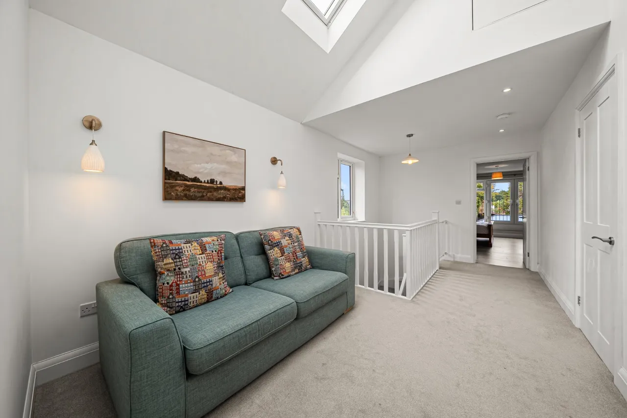 Mayfield Avenue, New Haw, KT15, photo 14