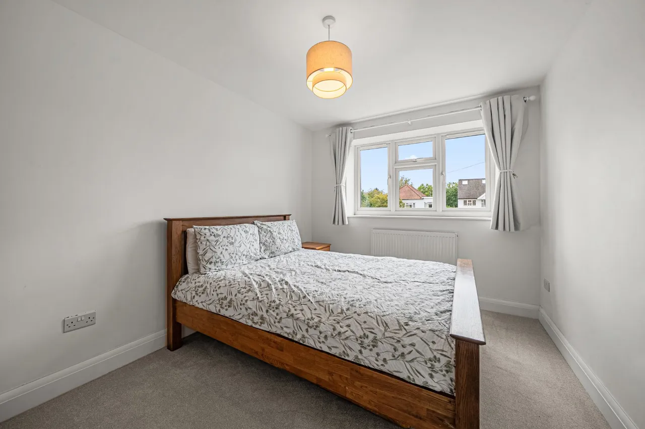 Mayfield Avenue, New Haw, KT15, photo 19