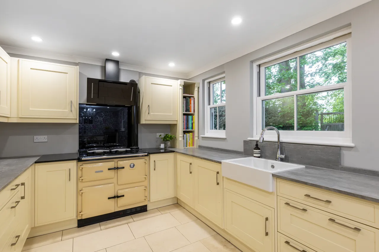 Lyne, Chertsey, KT16, photo 7