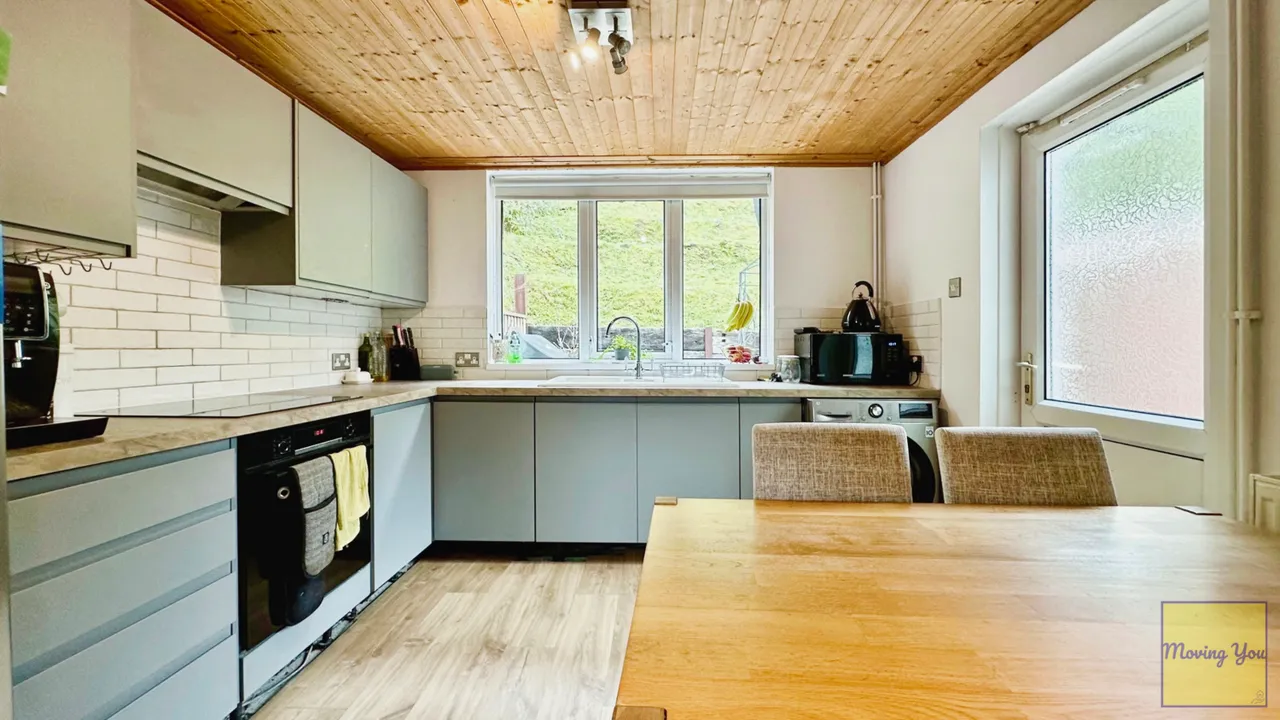 Dyffryn Road, Pontardawe, Swansea, photo 6