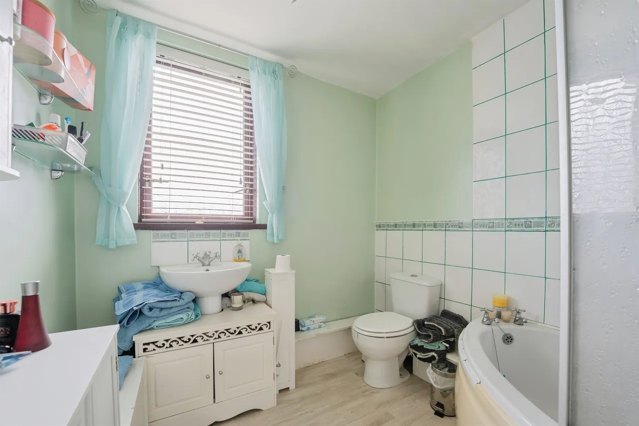Victoria Road, Tranmere, CH42, photo 13