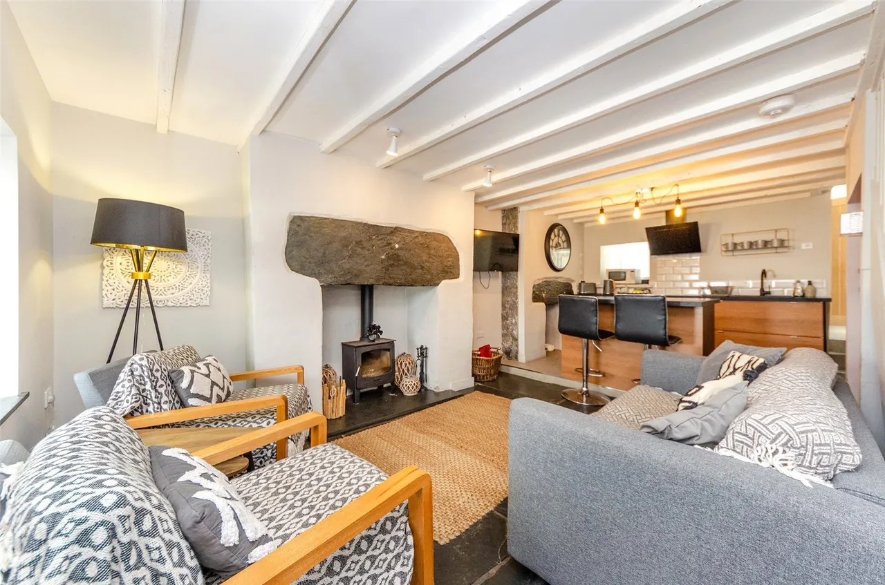 2 bed house for sale, Bryn Tirion, Pant Llwyd