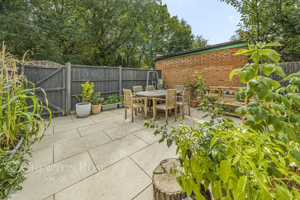Nursery Lane, Ascot, photo 17