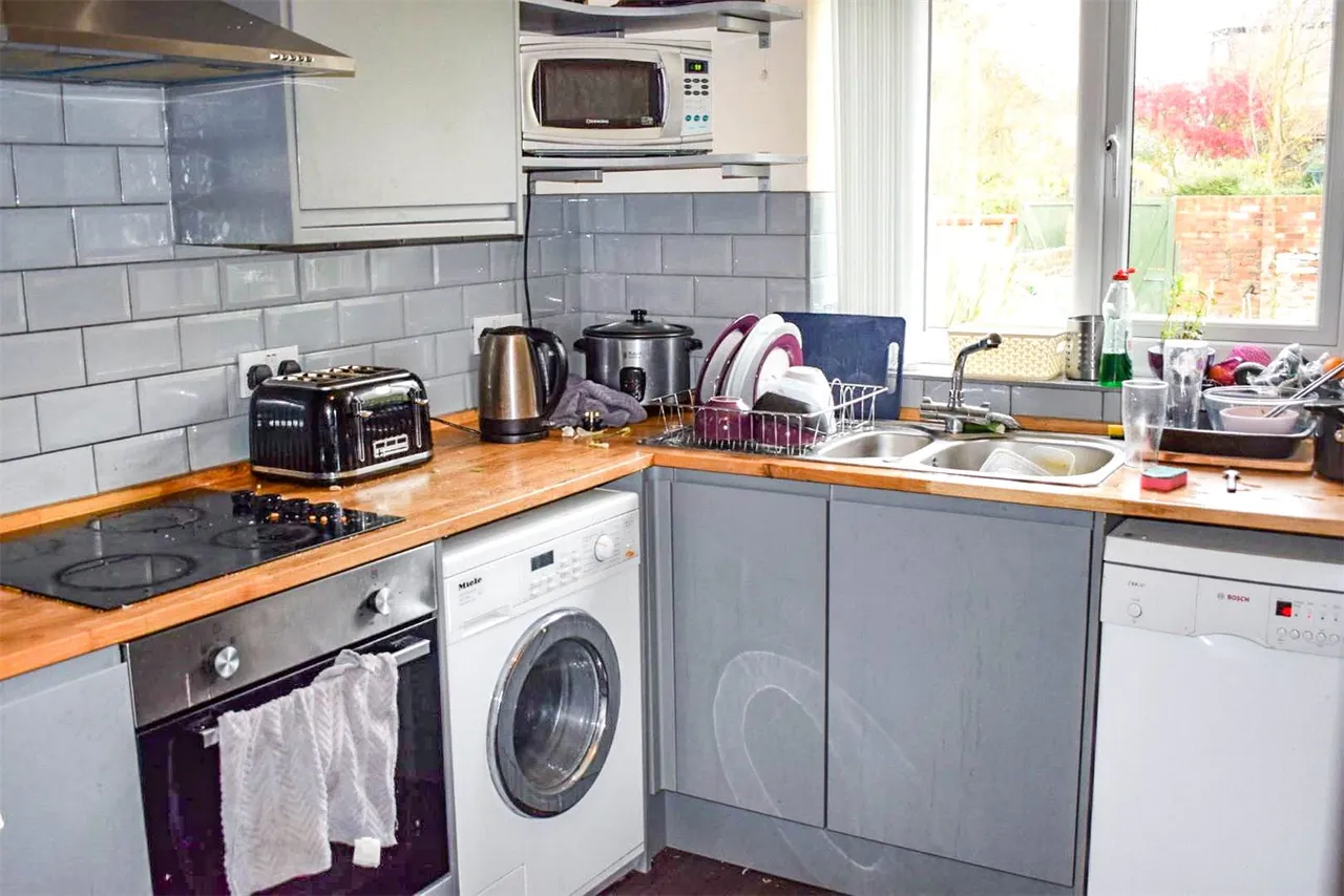 6 bed house to rent, Victoria Road, Fallowfield, M14