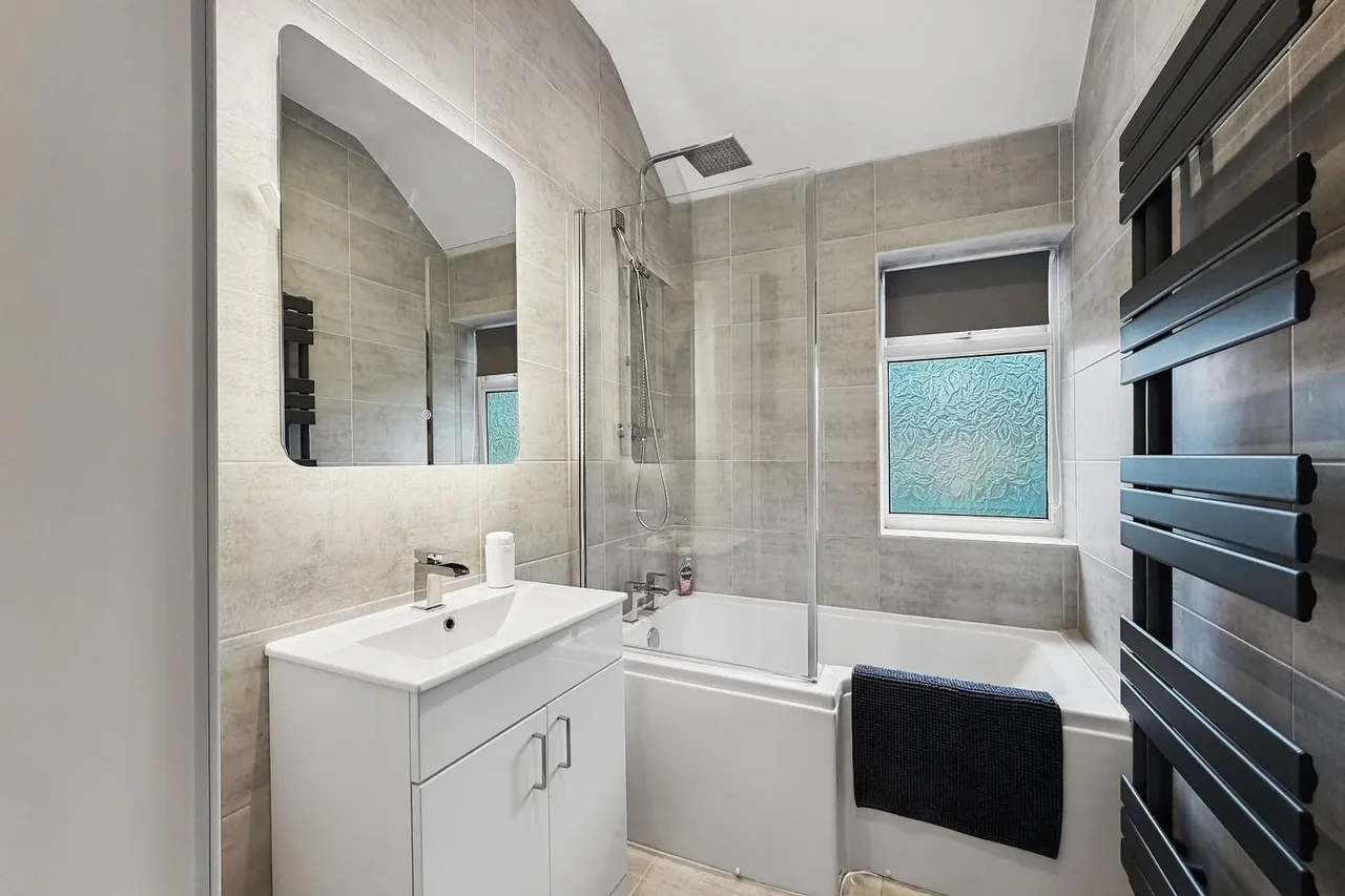 Thorley Lane, Timperley, WA15, photo 13