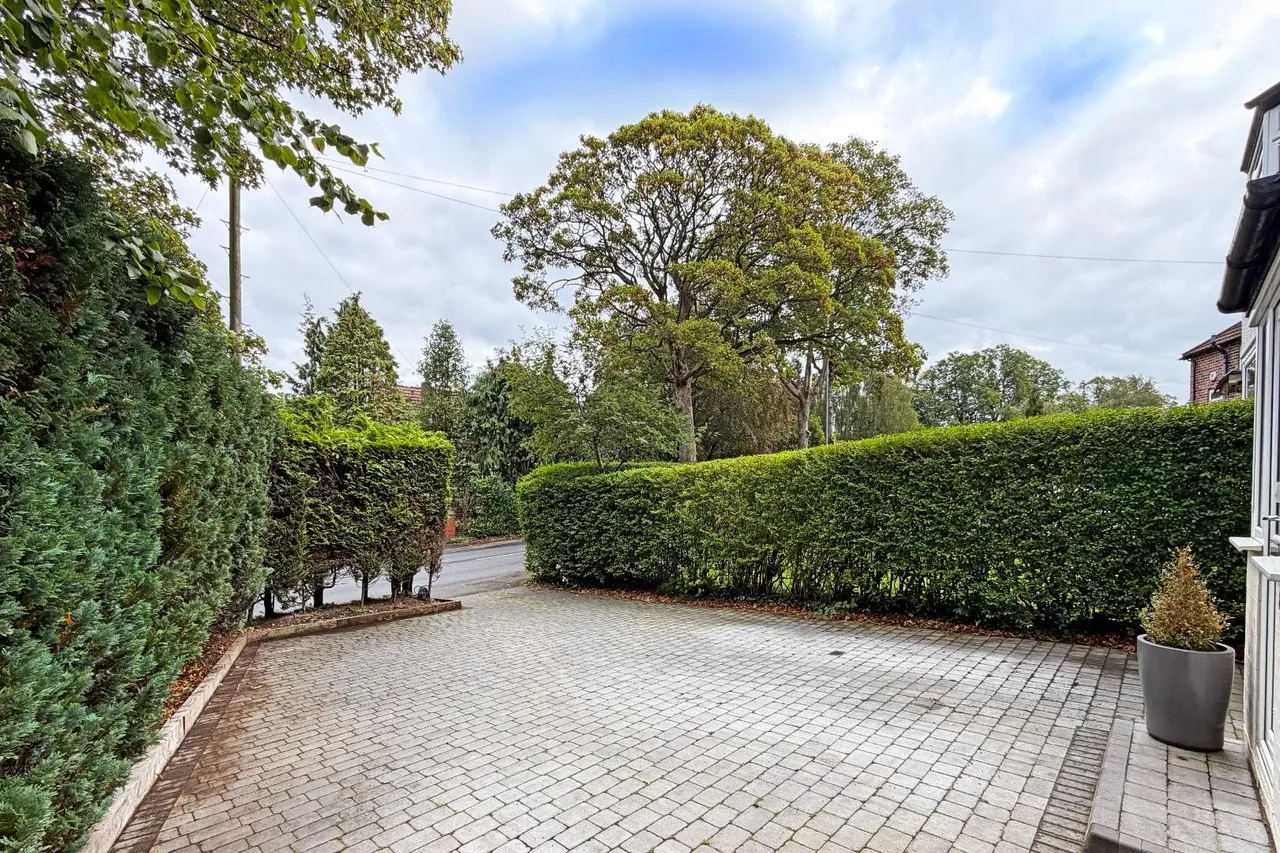 Thorley Lane, Timperley, WA15, photo 15