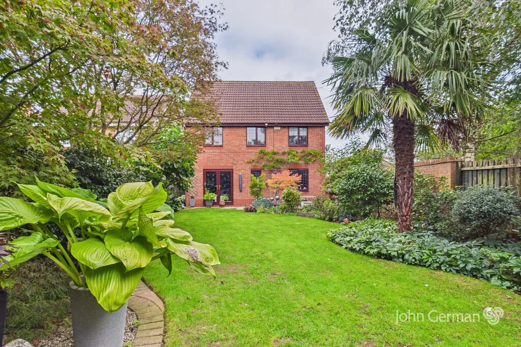 Overcroft, Bramshall, photo 24