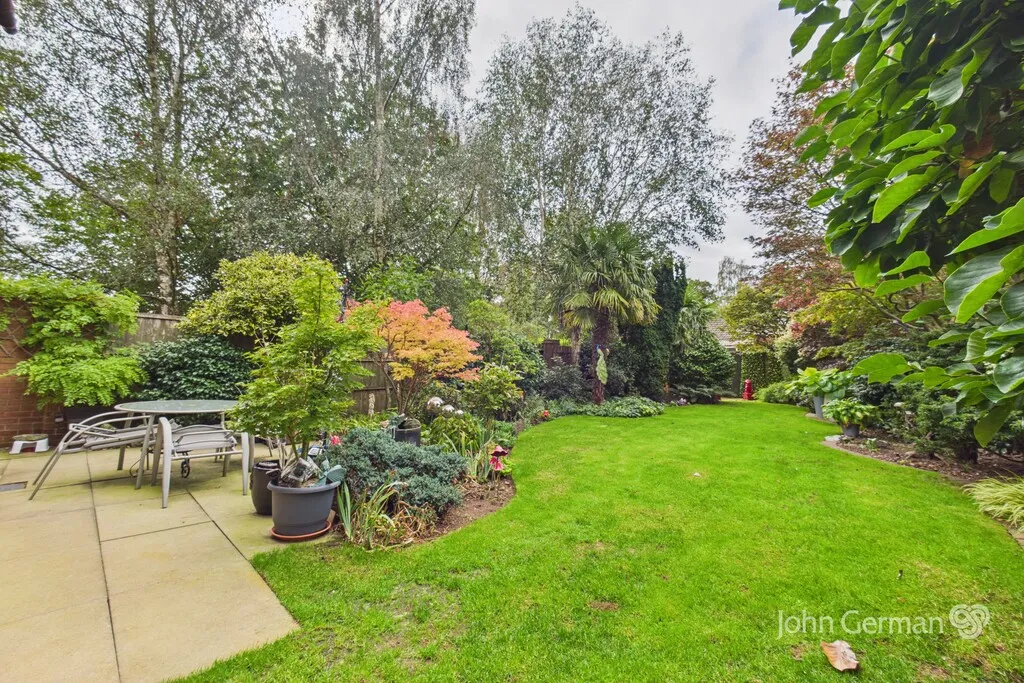 Overcroft, Bramshall, photo 10